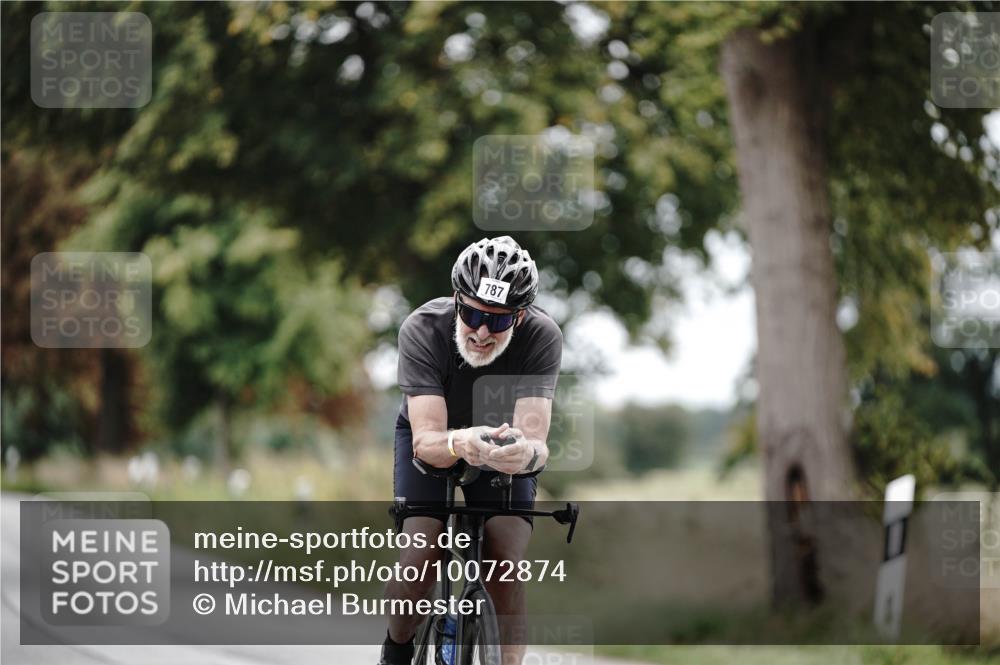 30.08.2026 - Elbe Triathlon Hamburg Michael Burmester http://msf.ph/oto/10072874 30.08.2026 10:24:48 Radfahren 787, 889 meine-sportfotos.de