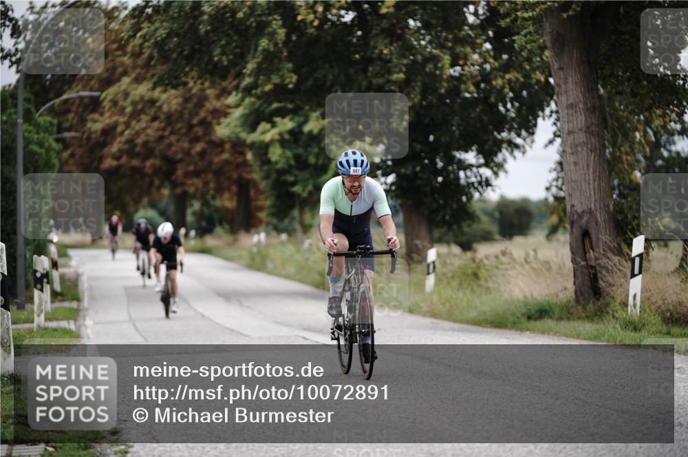 30.08.2026 - Elbe Triathlon Hamburg Michael Burmester http://msf.ph/oto/10072891 30.08.2026 10:25:15 Radfahren 587, 693, 763, 800, 812, 894 meine-sportfotos.de