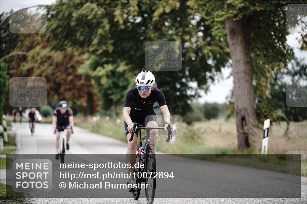 30.08.2026 - Elbe Triathlon Hamburg Michael Burmester http://msf.ph/oto/10072894 30.08.2026 10:25:19 Radfahren 587, 693, 696, 800 meine-sportfotos.de