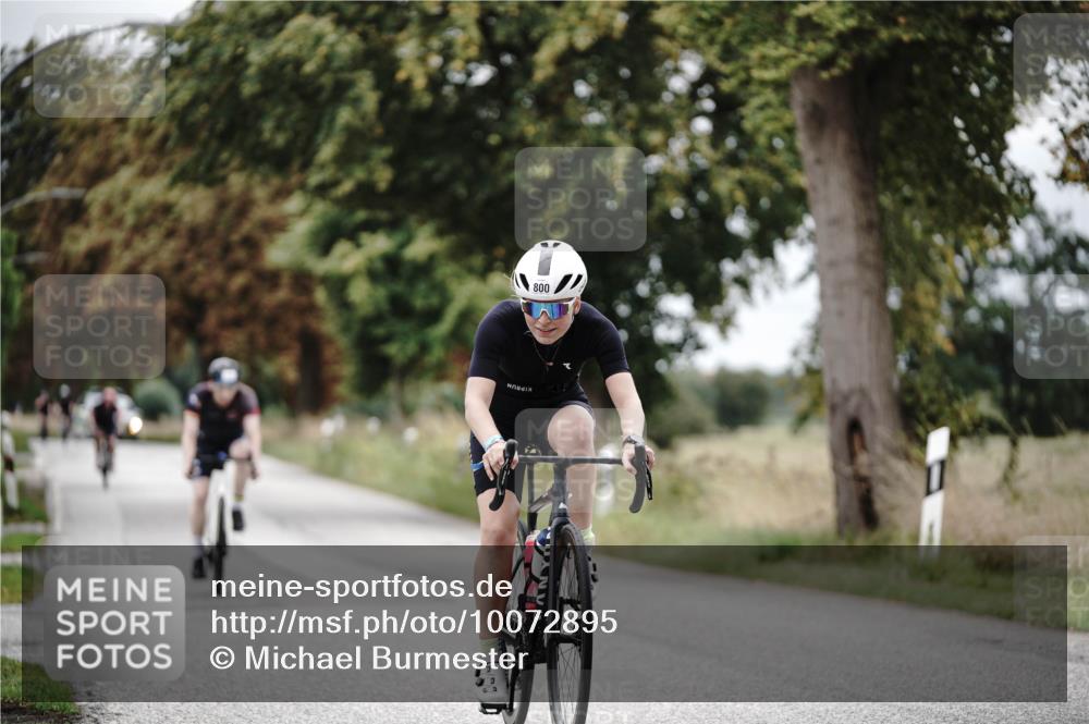 30.08.2026 - Elbe Triathlon Hamburg Michael Burmester http://msf.ph/oto/10072895 30.08.2026 10:25:19 Radfahren 587, 693, 696, 800 meine-sportfotos.de