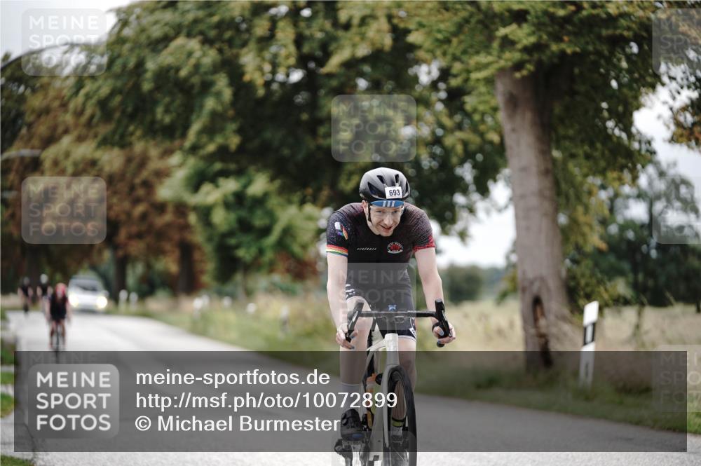 30.08.2026 - Elbe Triathlon Hamburg Michael Burmester http://msf.ph/oto/10072899 30.08.2026 10:25:20 Radfahren 693, 696, 800 meine-sportfotos.de
