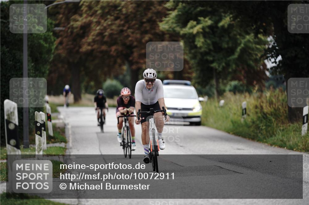 30.08.2026 - Elbe Triathlon Hamburg Michael Burmester http://msf.ph/oto/10072911 30.08.2026 10:25:49 Radfahren 686, 929, 937 meine-sportfotos.de