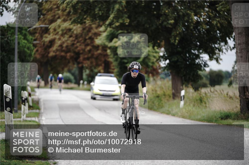 30.08.2026 - Elbe Triathlon Hamburg Michael Burmester http://msf.ph/oto/10072918 30.08.2026 10:25:54 Radfahren 929, 937 meine-sportfotos.de