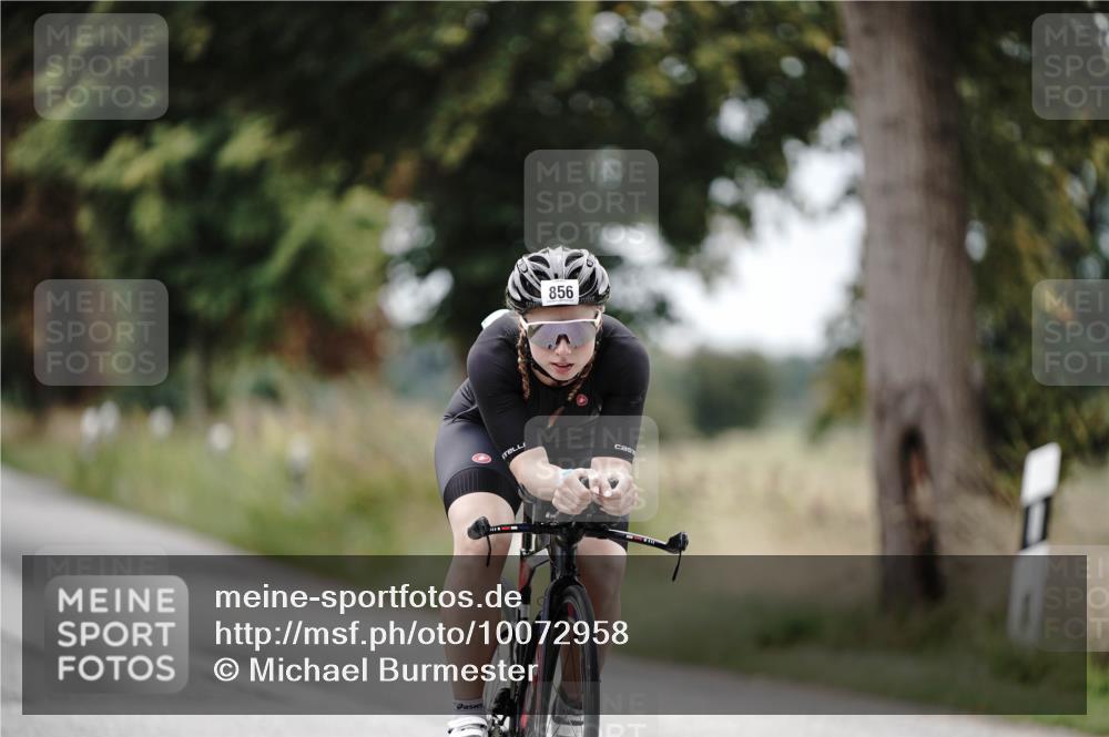 30.08.2026 - Elbe Triathlon Hamburg Michael Burmester http://msf.ph/oto/10072958 30.08.2026 10:26:45 Radfahren 856, 867 meine-sportfotos.de