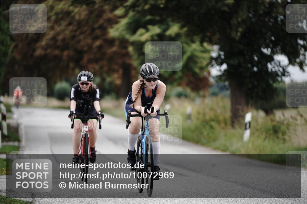 30.08.2026 - Elbe Triathlon Hamburg Michael Burmester http://msf.ph/oto/10072969 30.08.2026 10:27:00 Radfahren 811, 842, 960 meine-sportfotos.de