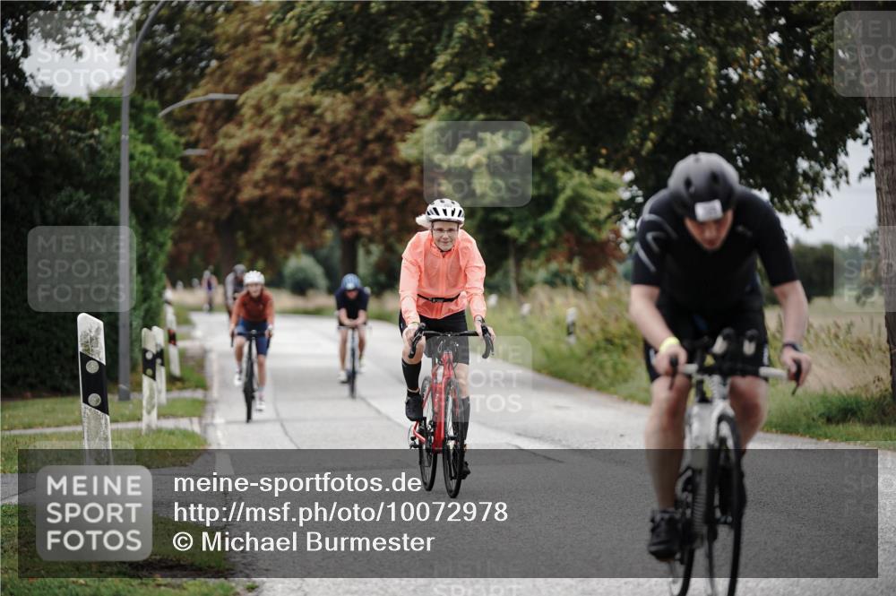 30.08.2026 - Elbe Triathlon Hamburg Michael Burmester http://msf.ph/oto/10072978 30.08.2026 10:27:15 Radfahren 729, 734, 860, 861, 982 meine-sportfotos.de