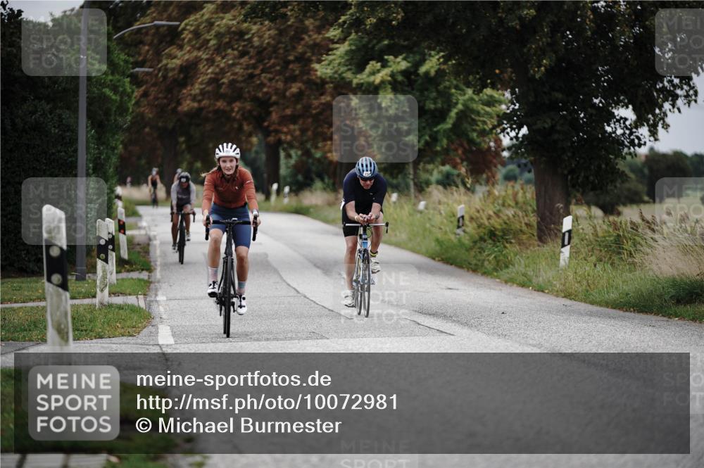 30.08.2026 - Elbe Triathlon Hamburg Michael Burmester http://msf.ph/oto/10072981 30.08.2026 10:27:16 Radfahren 729, 734, 860, 861, 982 meine-sportfotos.de