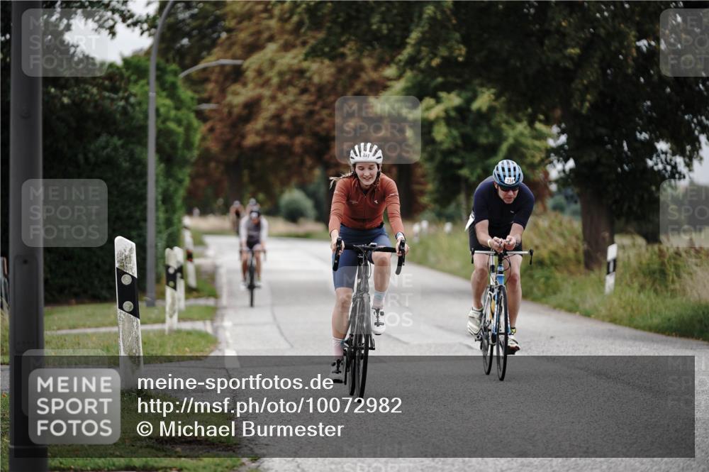 30.08.2026 - Elbe Triathlon Hamburg Michael Burmester http://msf.ph/oto/10072982 30.08.2026 10:27:17 Radfahren 729, 734, 860, 861, 982 meine-sportfotos.de