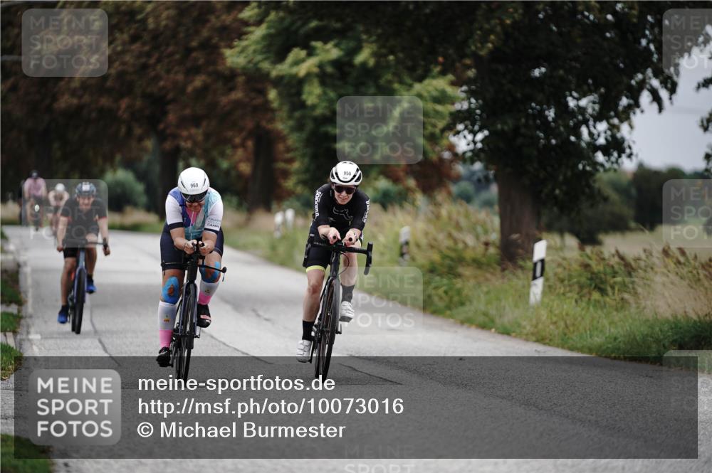 30.08.2026 - Elbe Triathlon Hamburg Michael Burmester http://msf.ph/oto/10073016 30.08.2026 10:27:58 Radfahren 855, 920, 950, 969, 1045 meine-sportfotos.de