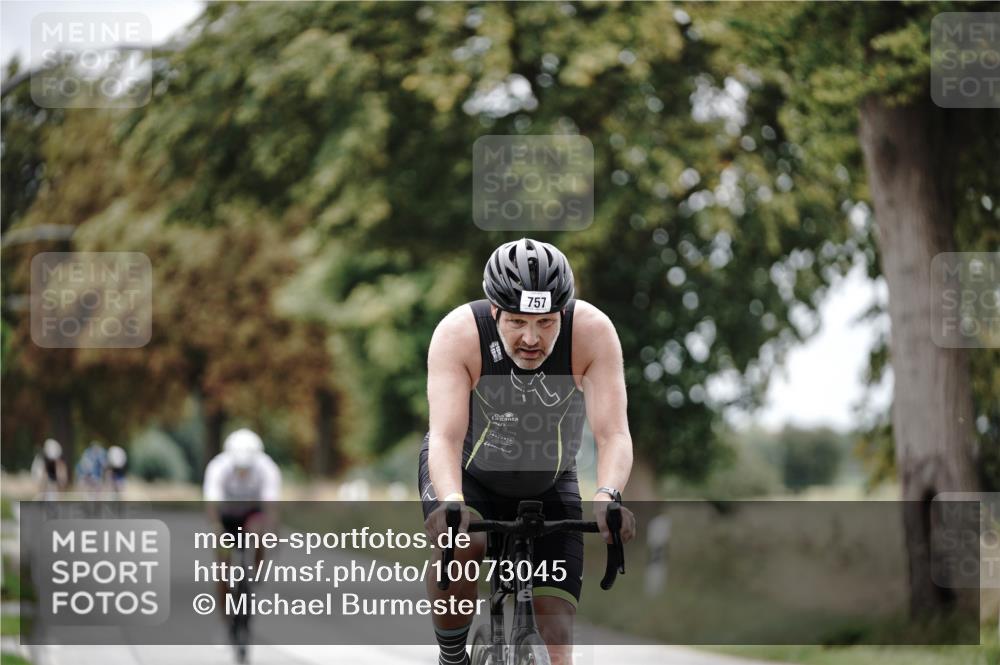 30.08.2026 - Elbe Triathlon Hamburg Michael Burmester http://msf.ph/oto/10073045 30.08.2026 10:28:21 Radfahren 570, 742, 757 meine-sportfotos.de