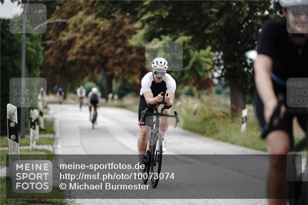 30.08.2026 - Elbe Triathlon Hamburg Michael Burmester http://msf.ph/oto/10073074 30.08.2026 10:28:42 Radfahren 865, 1024, 1032, 1085 meine-sportfotos.de