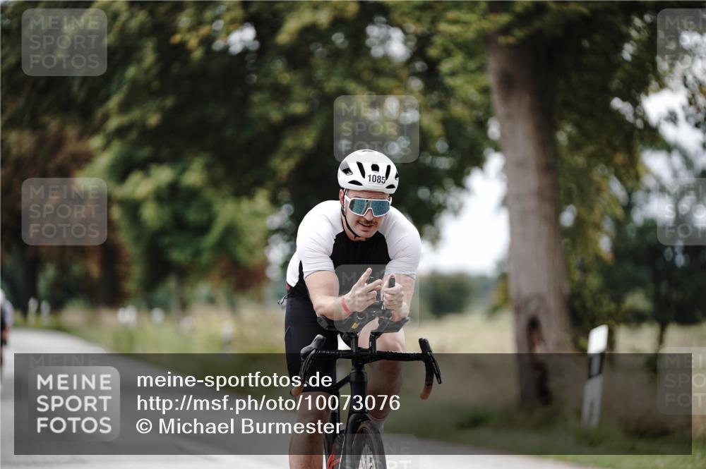 30.08.2026 - Elbe Triathlon Hamburg Michael Burmester http://msf.ph/oto/10073076 30.08.2026 10:28:43 Radfahren 865, 1024, 1085, 1097 meine-sportfotos.de