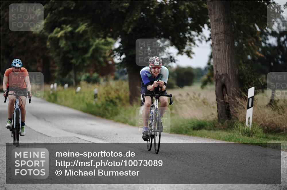 30.08.2026 - Elbe Triathlon Hamburg Michael Burmester http://msf.ph/oto/10073089 30.08.2026 10:29:03 Radfahren 902, 923, 1052, 1060 meine-sportfotos.de