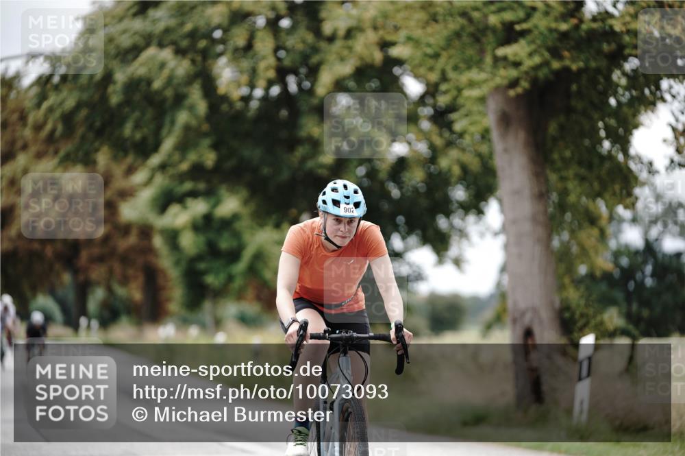 30.08.2026 - Elbe Triathlon Hamburg Michael Burmester http://msf.ph/oto/10073093 30.08.2026 10:29:04 Radfahren 902, 923, 1052, 1060 meine-sportfotos.de