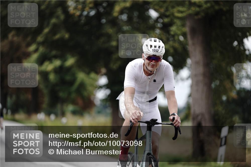 30.08.2026 - Elbe Triathlon Hamburg Michael Burmester http://msf.ph/oto/10073098 30.08.2026 10:29:10 Radfahren 858, 923, 1052 meine-sportfotos.de