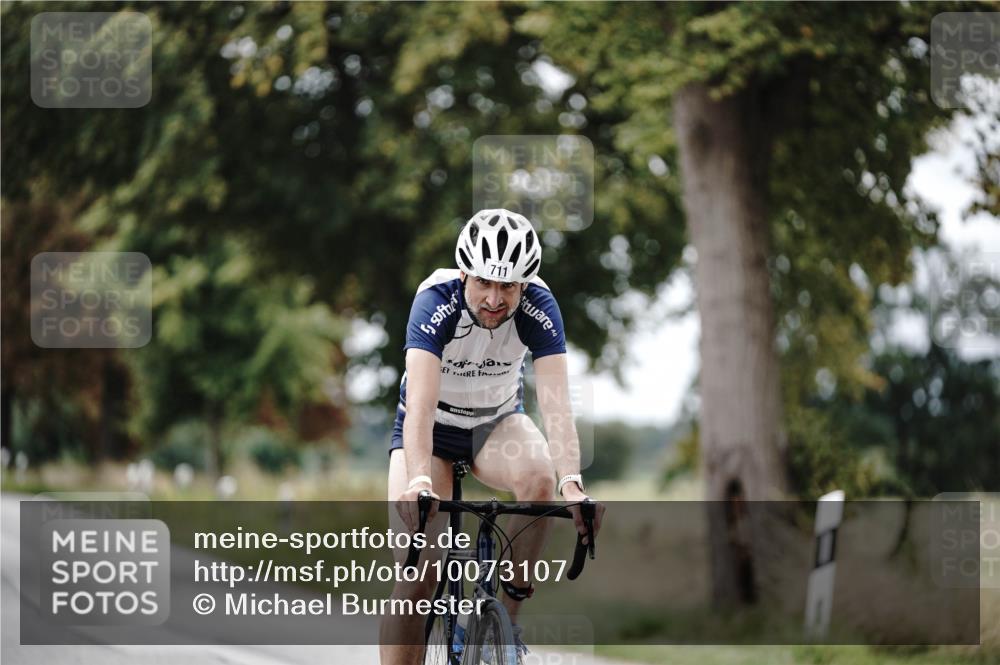 30.08.2026 - Elbe Triathlon Hamburg Michael Burmester http://msf.ph/oto/10073107 30.08.2026 10:29:30 Radfahren 711, 808, 990, 994 meine-sportfotos.de