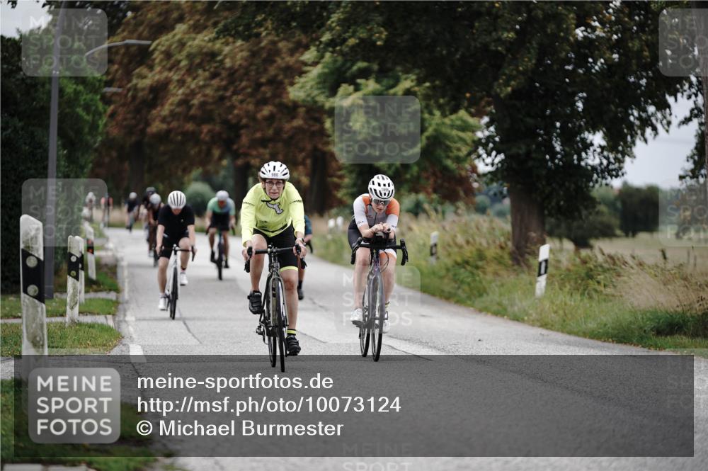 30.08.2026 - Elbe Triathlon Hamburg Michael Burmester http://msf.ph/oto/10073124 30.08.2026 10:29:42 Radfahren 840, 886, 980, 983, 1039, 1042, 1066, 1359, 1896 meine-sportfotos.de