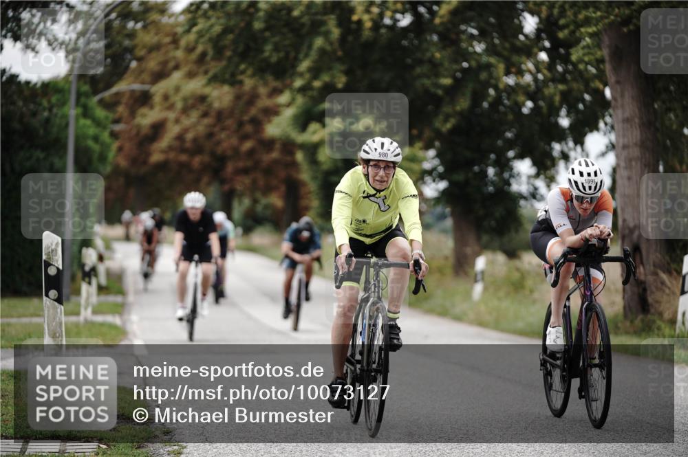 30.08.2026 - Elbe Triathlon Hamburg Michael Burmester http://msf.ph/oto/10073127 30.08.2026 10:29:43 Radfahren 980, 983, 1039, 1042, 1066, 1359, 1896 meine-sportfotos.de