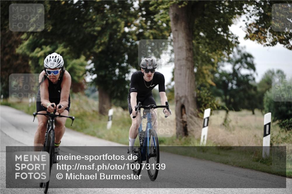 30.08.2026 - Elbe Triathlon Hamburg Michael Burmester http://msf.ph/oto/10073139 30.08.2026 10:29:48 Radfahren 836, 883, 983, 1010, 1039, 1042, 1359 meine-sportfotos.de