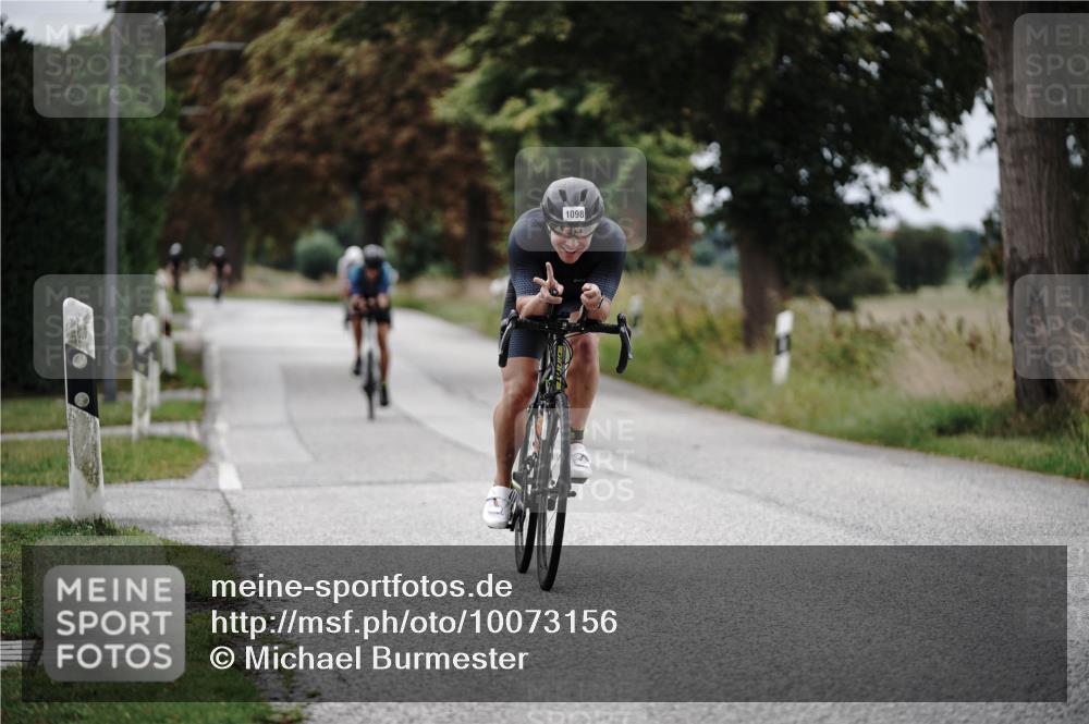 30.08.2026 - Elbe Triathlon Hamburg Michael Burmester http://msf.ph/oto/10073156 30.08.2026 10:30:04 Radfahren 669, 768, 918, 1098 meine-sportfotos.de