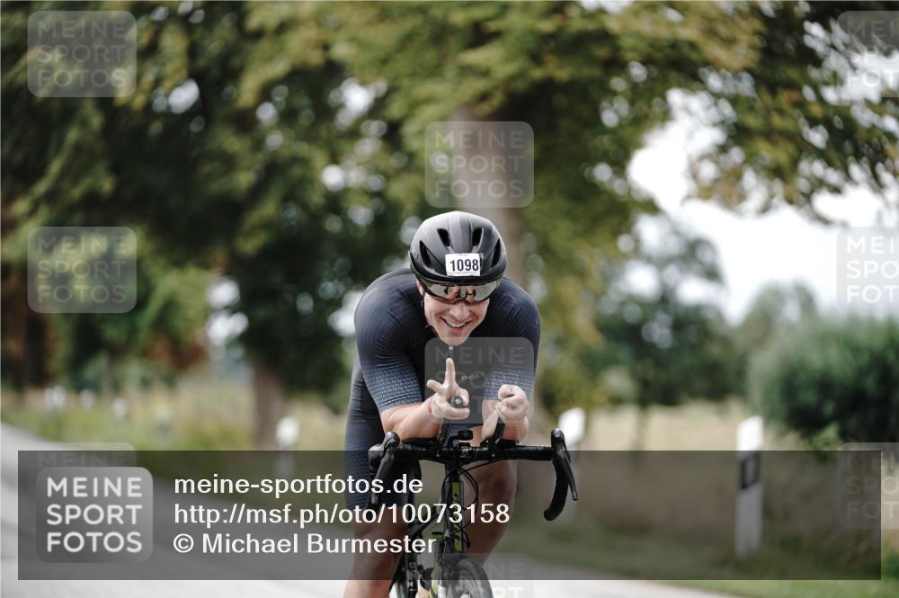 30.08.2026 - Elbe Triathlon Hamburg Michael Burmester http://msf.ph/oto/10073158 30.08.2026 10:30:05 Radfahren 669, 768, 918, 1098 meine-sportfotos.de