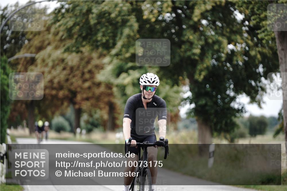 30.08.2026 - Elbe Triathlon Hamburg Michael Burmester http://msf.ph/oto/10073175 30.08.2026 10:30:18 Radfahren 657, 797 meine-sportfotos.de