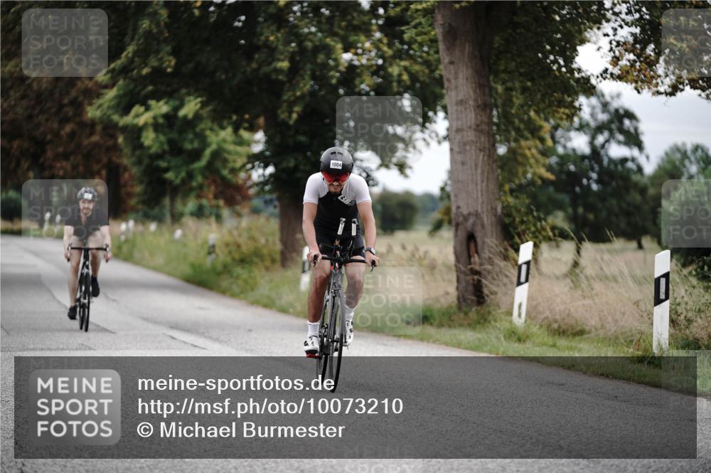 30.08.2026 - Elbe Triathlon Hamburg Michael Burmester http://msf.ph/oto/10073210 30.08.2026 10:30:55 Radfahren 1004, 1063 meine-sportfotos.de