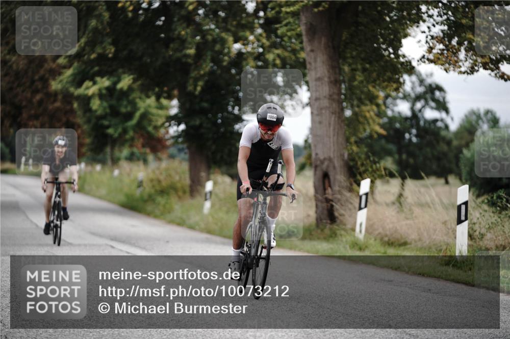 30.08.2026 - Elbe Triathlon Hamburg Michael Burmester http://msf.ph/oto/10073212 30.08.2026 10:30:55 Radfahren 1004, 1063 meine-sportfotos.de