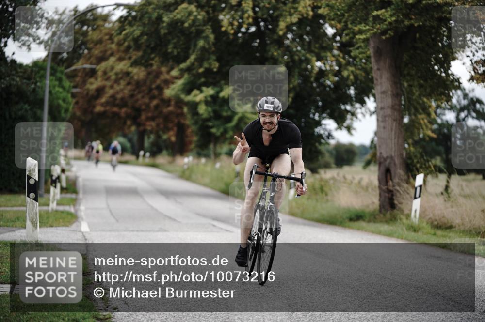 30.08.2026 - Elbe Triathlon Hamburg Michael Burmester http://msf.ph/oto/10073216 30.08.2026 10:30:57 Radfahren 1004, 1063 meine-sportfotos.de