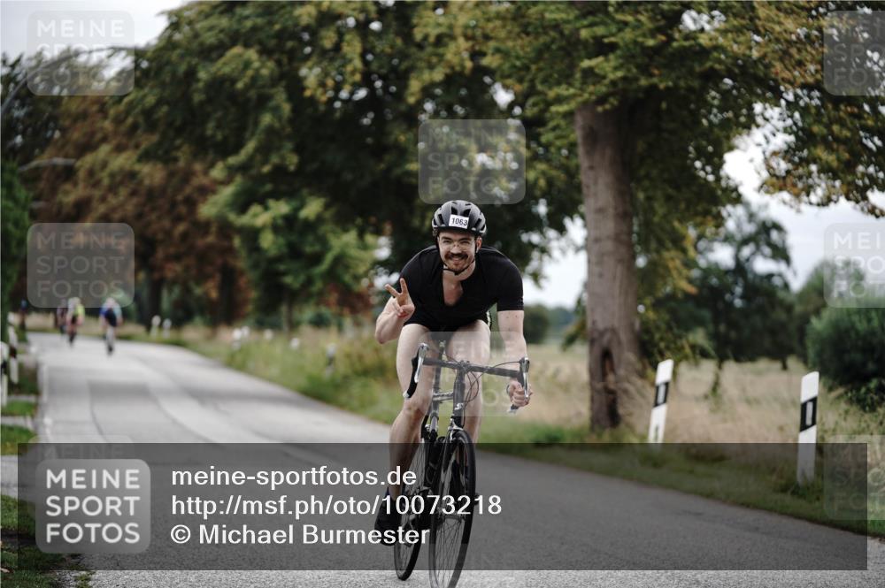 30.08.2026 - Elbe Triathlon Hamburg Michael Burmester http://msf.ph/oto/10073218 30.08.2026 10:30:57 Radfahren 1004, 1063 meine-sportfotos.de