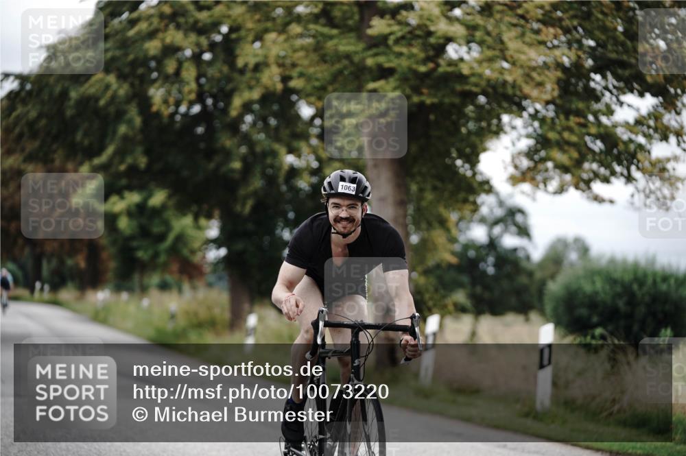 30.08.2026 - Elbe Triathlon Hamburg Michael Burmester http://msf.ph/oto/10073220 30.08.2026 10:30:57 Radfahren 1004, 1063 meine-sportfotos.de