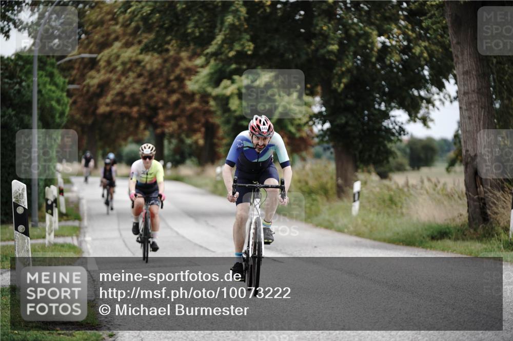 30.08.2026 - Elbe Triathlon Hamburg Michael Burmester http://msf.ph/oto/10073222 30.08.2026 10:31:05 Radfahren 646, 648, 833, 880, 944 meine-sportfotos.de