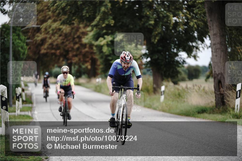 30.08.2026 - Elbe Triathlon Hamburg Michael Burmester http://msf.ph/oto/10073224 30.08.2026 10:31:05 Radfahren 646, 648, 833, 880, 944 meine-sportfotos.de
