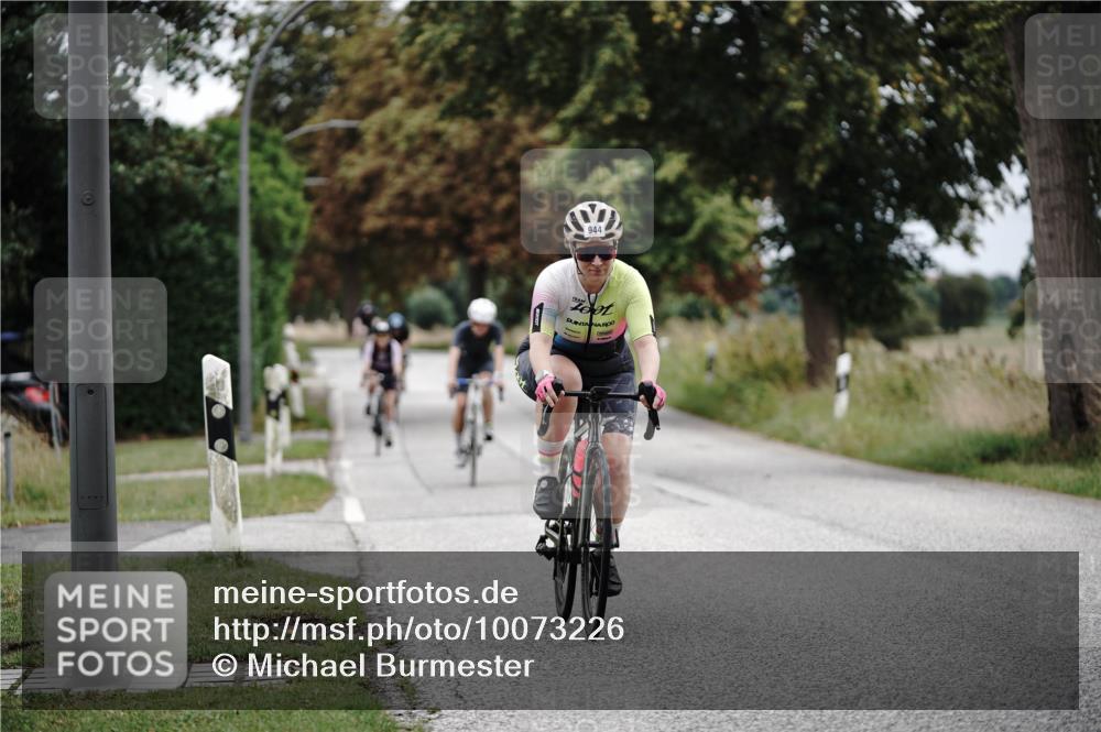 30.08.2026 - Elbe Triathlon Hamburg Michael Burmester http://msf.ph/oto/10073226 30.08.2026 10:31:06 Radfahren 646, 648, 833, 880, 944, 1099 meine-sportfotos.de