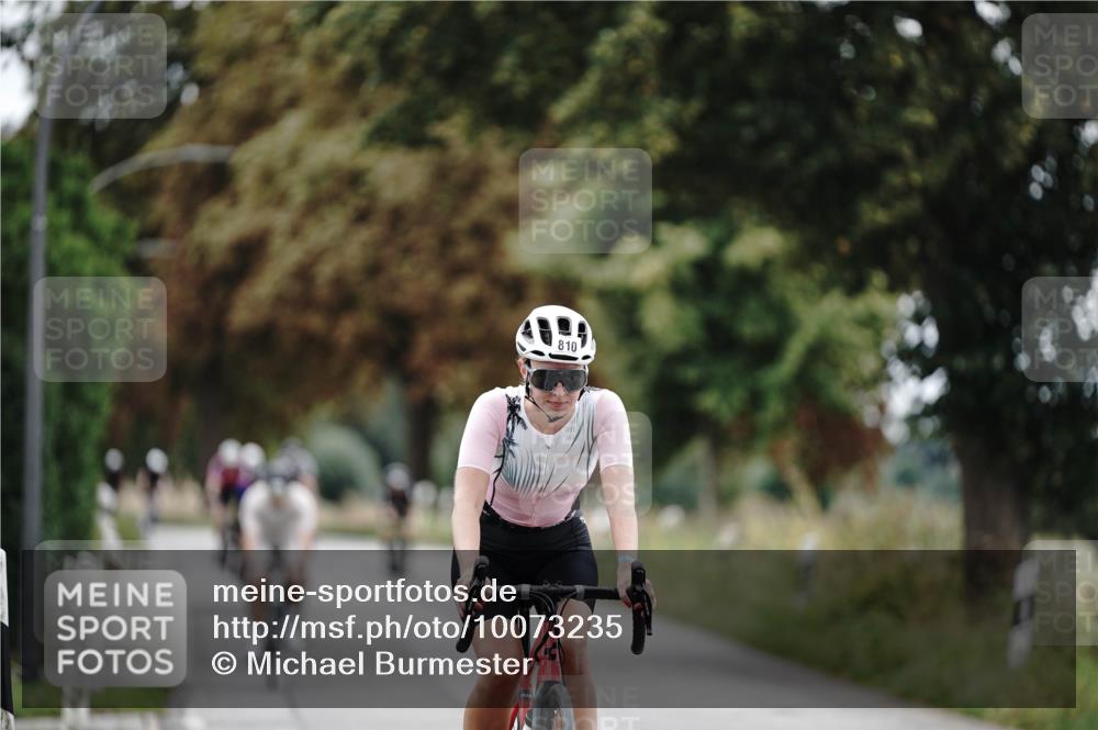 30.08.2026 - Elbe Triathlon Hamburg Michael Burmester http://msf.ph/oto/10073235 30.08.2026 10:34:28 Radfahren 810, 948, 988, 1009, 1015, 1022, 1071 meine-sportfotos.de