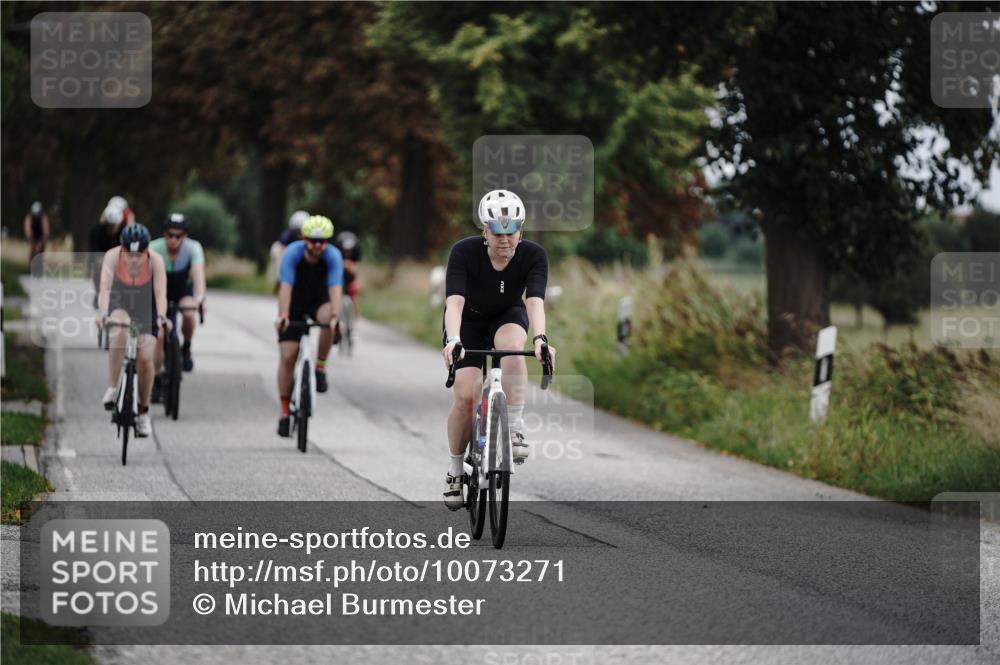 30.08.2026 - Elbe Triathlon Hamburg Michael Burmester http://msf.ph/oto/10073271 30.08.2026 10:35:36 Radfahren 697, 802, 864, 998, 1068, 1115, 1148 meine-sportfotos.de
