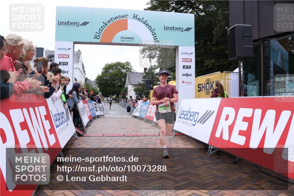 30.08.2026 - Blankeneser Heldenlauf Lena Gebhardt http://msf.ph/oto/10073288 30.08.2026 10:18:20 Ziel 5154 meine-sportfotos.de