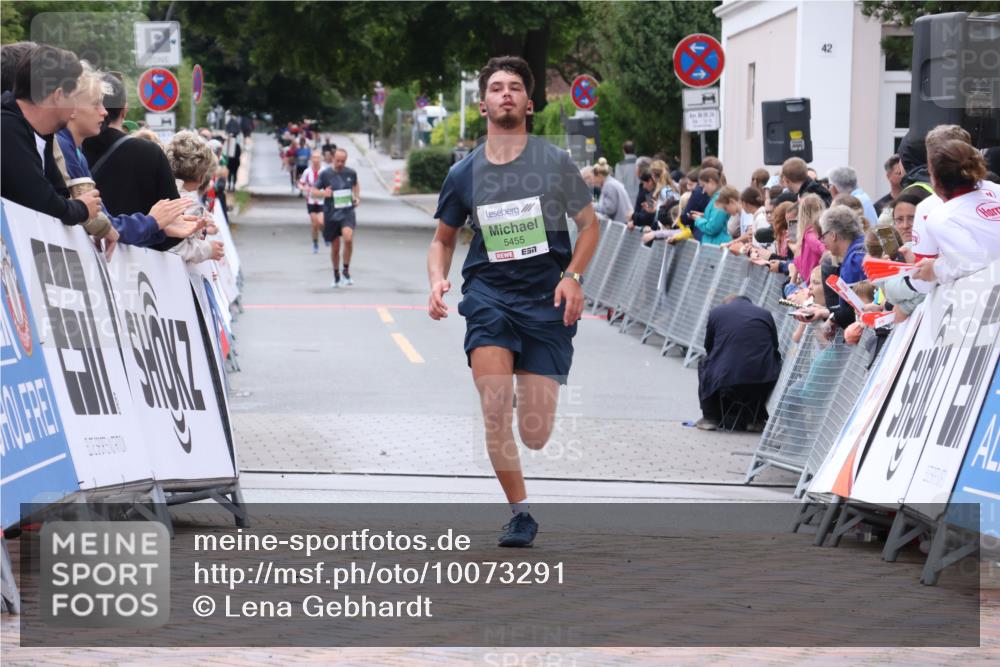 30.08.2026 - Blankeneser Heldenlauf Lena Gebhardt http://msf.ph/oto/10073291 30.08.2026 10:18:25 Ziel 5154, 5455 meine-sportfotos.de