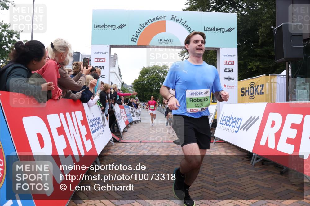 30.08.2026 - Blankeneser Heldenlauf Lena Gebhardt http://msf.ph/oto/10073318 30.08.2026 10:19:01 Ziel 5558, 5837, 5849, 5884 meine-sportfotos.de