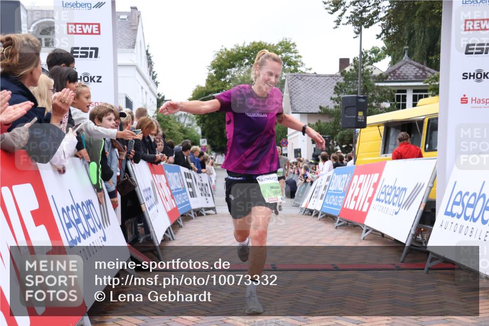 30.08.2026 - Blankeneser Heldenlauf Lena Gebhardt http://msf.ph/oto/10073332 30.08.2026 10:19:16 Ziel 5004, 5719, 5768, 5846 meine-sportfotos.de
