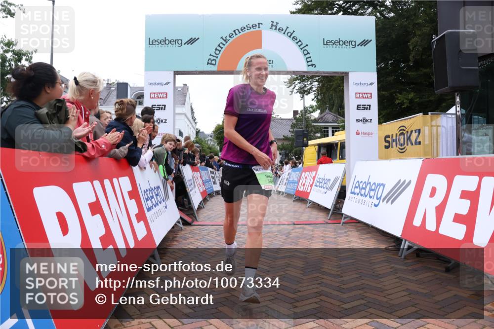 30.08.2026 - Blankeneser Heldenlauf Lena Gebhardt http://msf.ph/oto/10073334 30.08.2026 10:19:16 Ziel 5004, 5719, 5768, 5846 meine-sportfotos.de