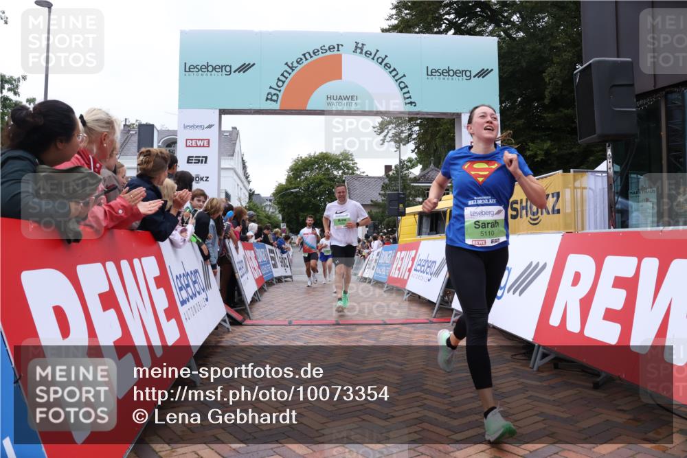 30.08.2026 - Blankeneser Heldenlauf Lena Gebhardt http://msf.ph/oto/10073354 30.08.2026 10:19:33 Ziel 5110, 5532, 5534, 5545, 5776 meine-sportfotos.de