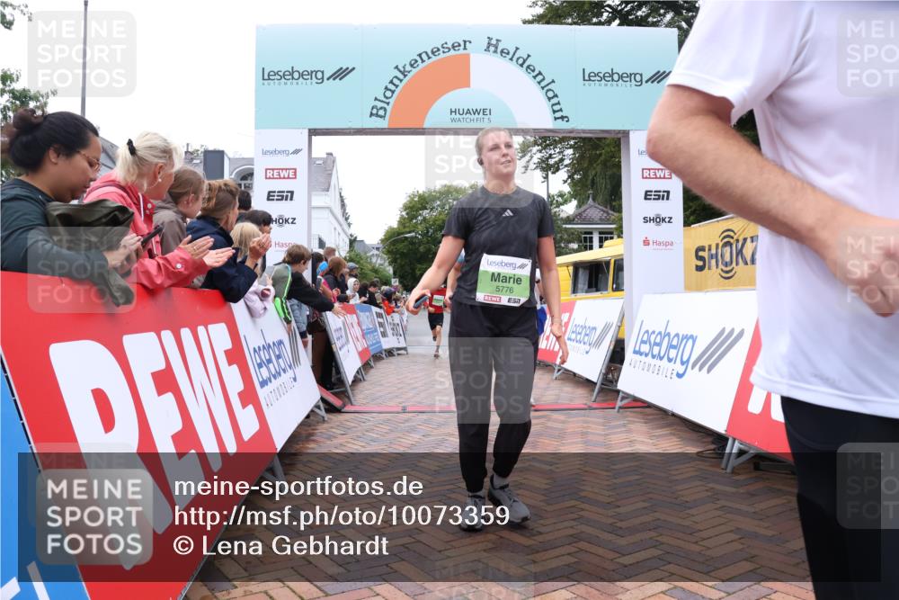 30.08.2026 - Blankeneser Heldenlauf Lena Gebhardt http://msf.ph/oto/10073359 30.08.2026 10:19:36 Ziel 5110, 5205, 5532, 5534, 5545, 5776 meine-sportfotos.de