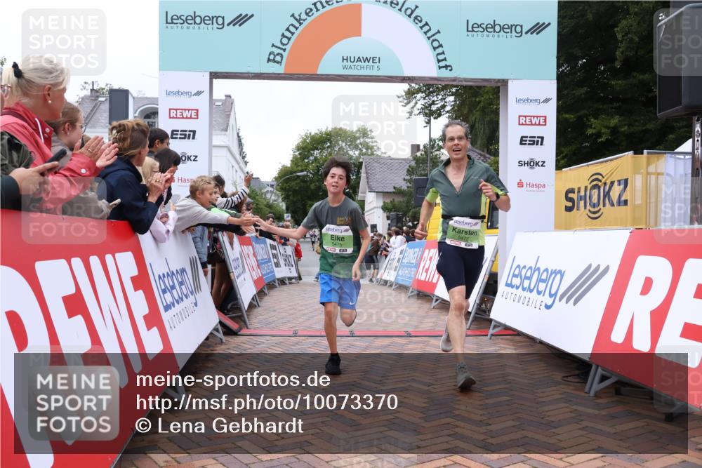 30.08.2026 - Blankeneser Heldenlauf Lena Gebhardt http://msf.ph/oto/10073370 30.08.2026 10:19:54 Ziel 5475, 5476 meine-sportfotos.de