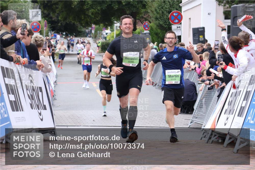 30.08.2026 - Blankeneser Heldenlauf Lena Gebhardt http://msf.ph/oto/10073374 30.08.2026 10:20:03 Ziel 5049, 5088 meine-sportfotos.de