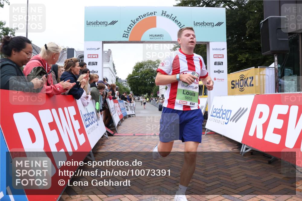 30.08.2026 - Blankeneser Heldenlauf Lena Gebhardt http://msf.ph/oto/10073391 30.08.2026 10:20:13 Ziel 5049, 5088, 5426, 5653 meine-sportfotos.de