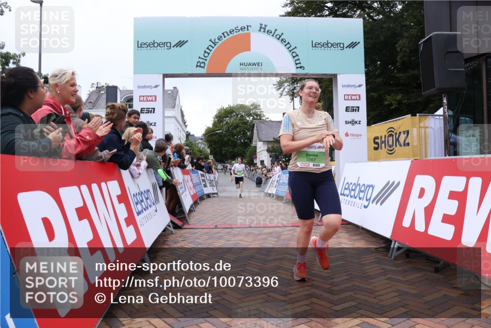 30.08.2026 - Blankeneser Heldenlauf Lena Gebhardt http://msf.ph/oto/10073396 30.08.2026 10:20:23 Ziel 5823, 5867 meine-sportfotos.de