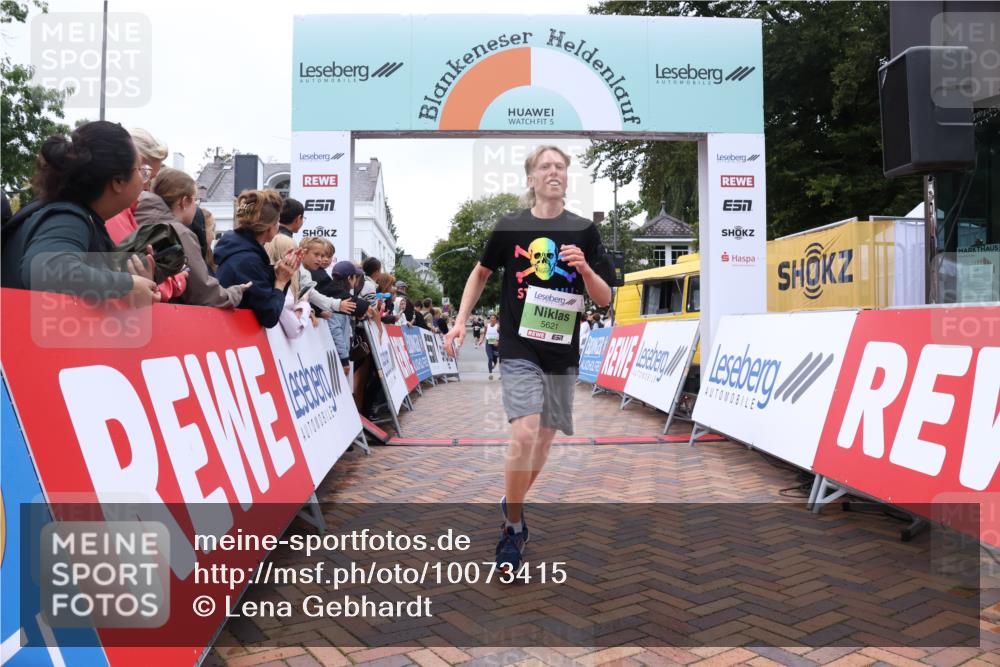30.08.2026 - Blankeneser Heldenlauf Lena Gebhardt http://msf.ph/oto/10073415 30.08.2026 10:20:40 Ziel 5356, 5621, 5821, 5881 meine-sportfotos.de