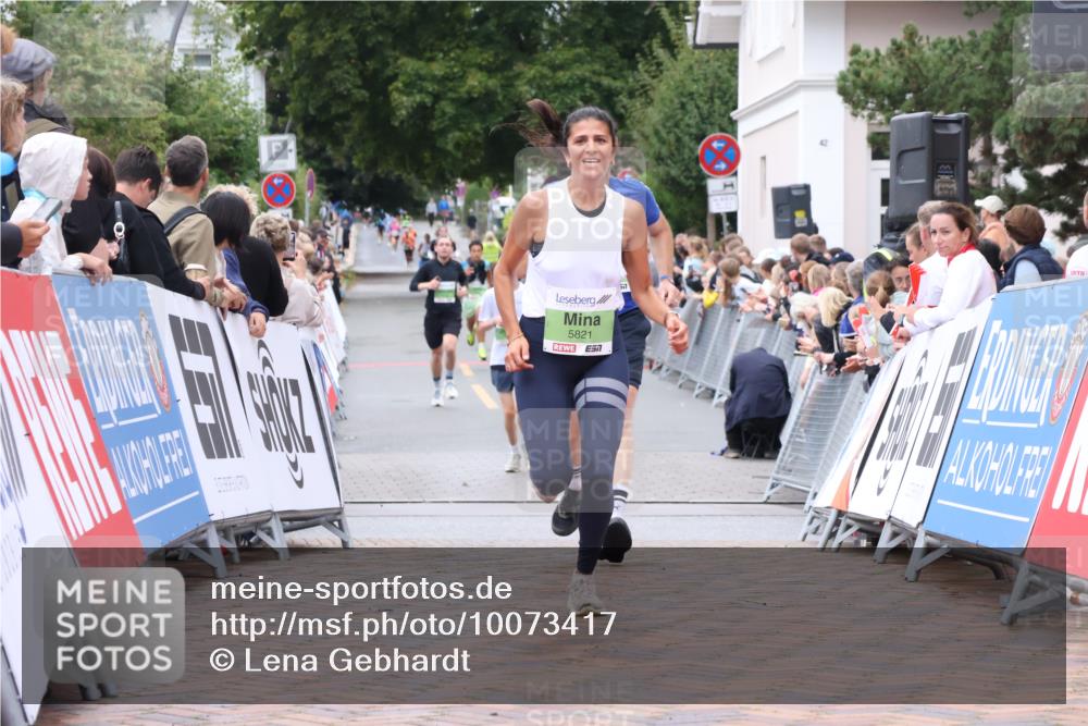 30.08.2026 - Blankeneser Heldenlauf Lena Gebhardt http://msf.ph/oto/10073417 30.08.2026 10:20:41 Ziel 5356, 5621, 5821, 5881 meine-sportfotos.de