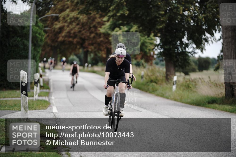 30.08.2026 - Elbe Triathlon Hamburg Michael Burmester http://msf.ph/oto/10073443 30.08.2026 10:35:27 Radfahren 568, 831, 882, 1108 meine-sportfotos.de